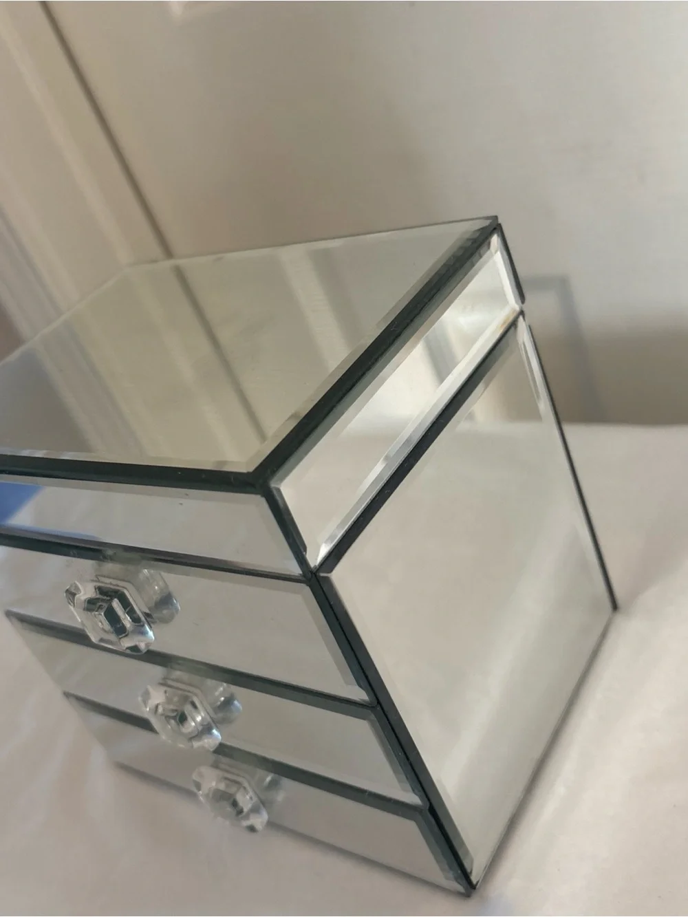 TAHARI Mirrored Glass Jewelry Box Lined crystal knobs